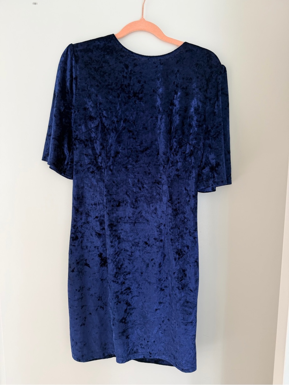 Alythea Velvet Shift Dress in Navy Blue